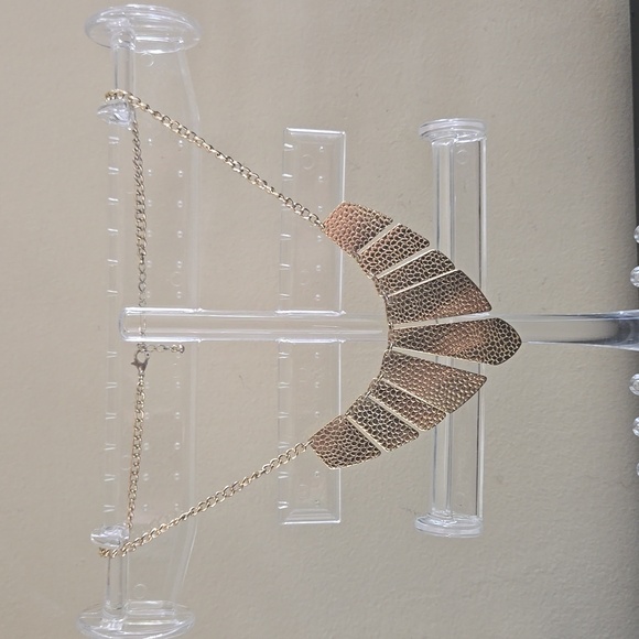 2 Statement necklaces with clear jewelry stand - Picture 4 of 7